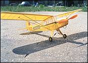 Piper cub L-4H rozpt 700mm pro motor Modela hmotnost 63g.